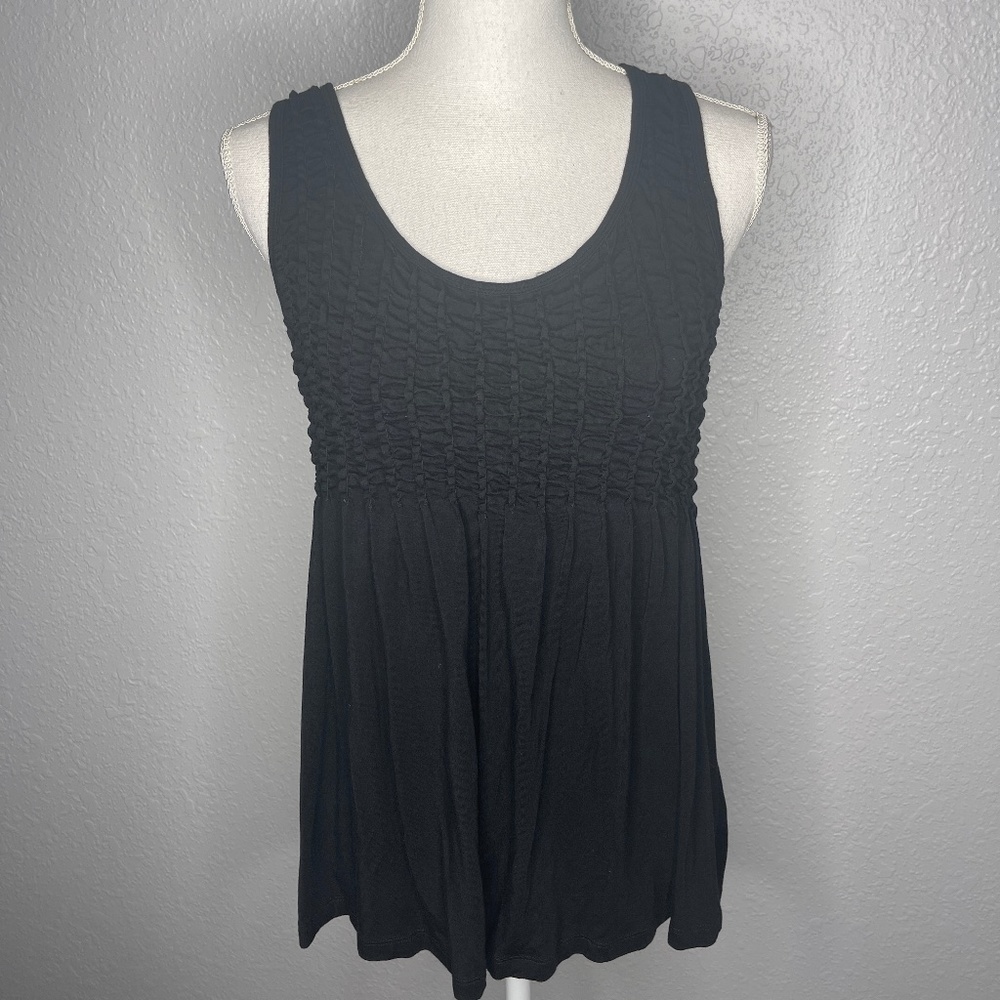 Kenar Black Tank Top‎ neckline detail